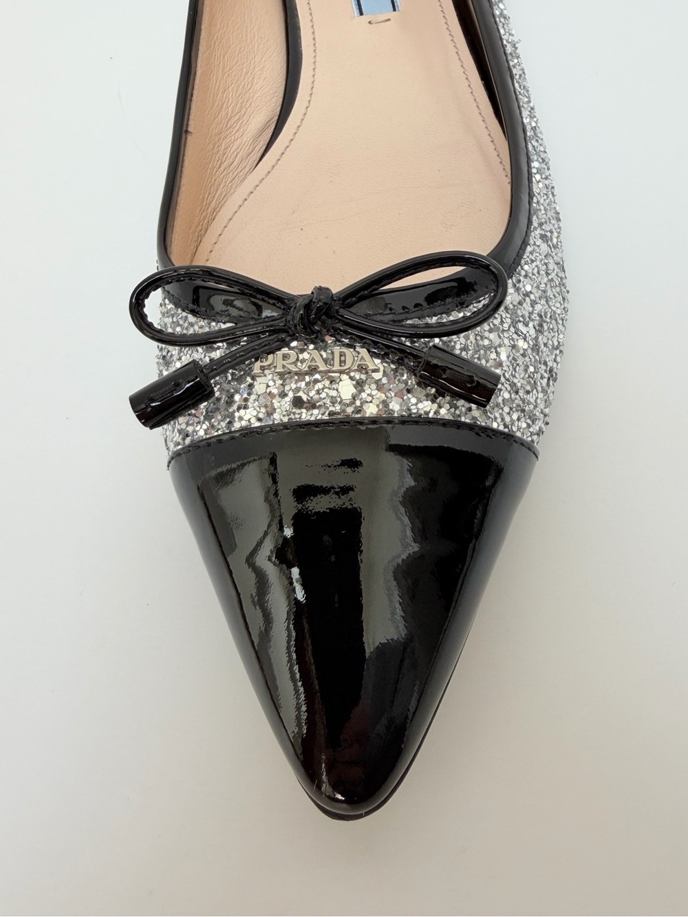 Prada Glitter Ballet Flats Pointed Toe Bow Patent Leather Silver Black Size 38.5 - Picture 8 of 15